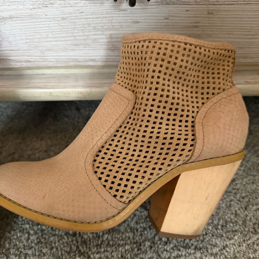 Women’s Tan Kelsi Dagger Brooklyn Perforated Block Heel Ankle Boot